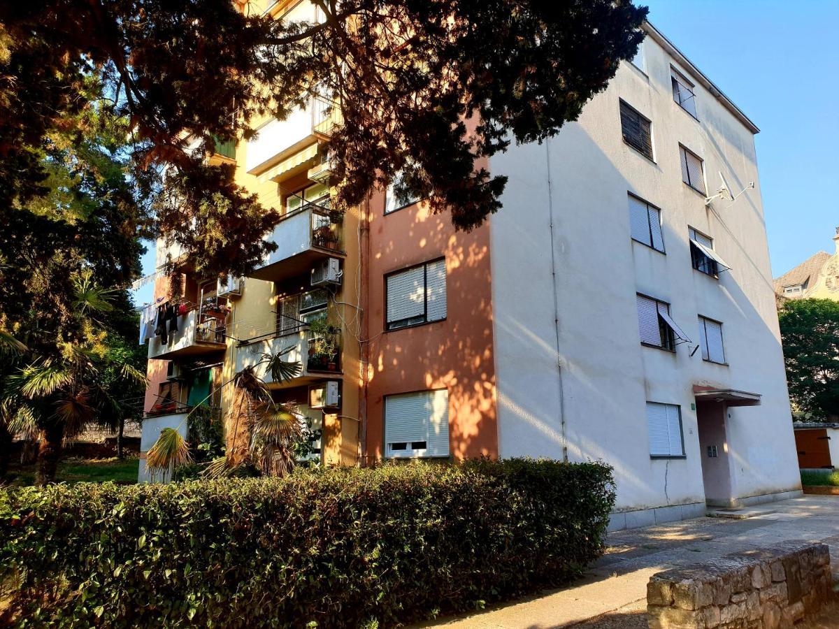 Apartment Mon Cheri-Located In A Quiet Neighbourhood Near Beaches Free Parking Пула Экстерьер фото